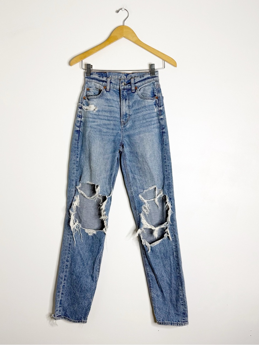 American Eagle Strigid Highest Rise Baggy Straight Ripped Jeans Size 000